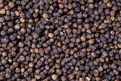 കുരുമുളക്‌ വാരിക്കൂട്ടാൻ മത്സരിച്ച് അമേരിക്കയും ജർമനിയും, മാറ്റമില്ലാതെ എണ്ണവില.