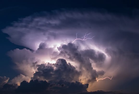 ശക്തമായ കാറ്റിനെ നേരിടാനുള്ള പൊതുജാഗ്രത നിർദേശങ്ങൾ