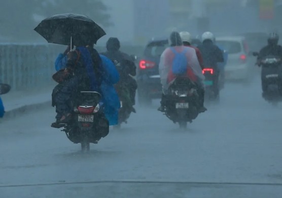 സംസ്ഥാനത്ത് കാലവർഷം വീണ്ടും ശക്തമാകുന്നു; വരും ദിവസങ്ങളിൽ അതിശക്തമായ മഴയ്ക്ക് സാധ്യത